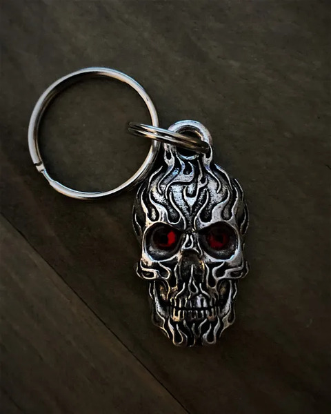 BBK-111 Flame Skull Diamond Keychain | Wallet Chains/Key Leash